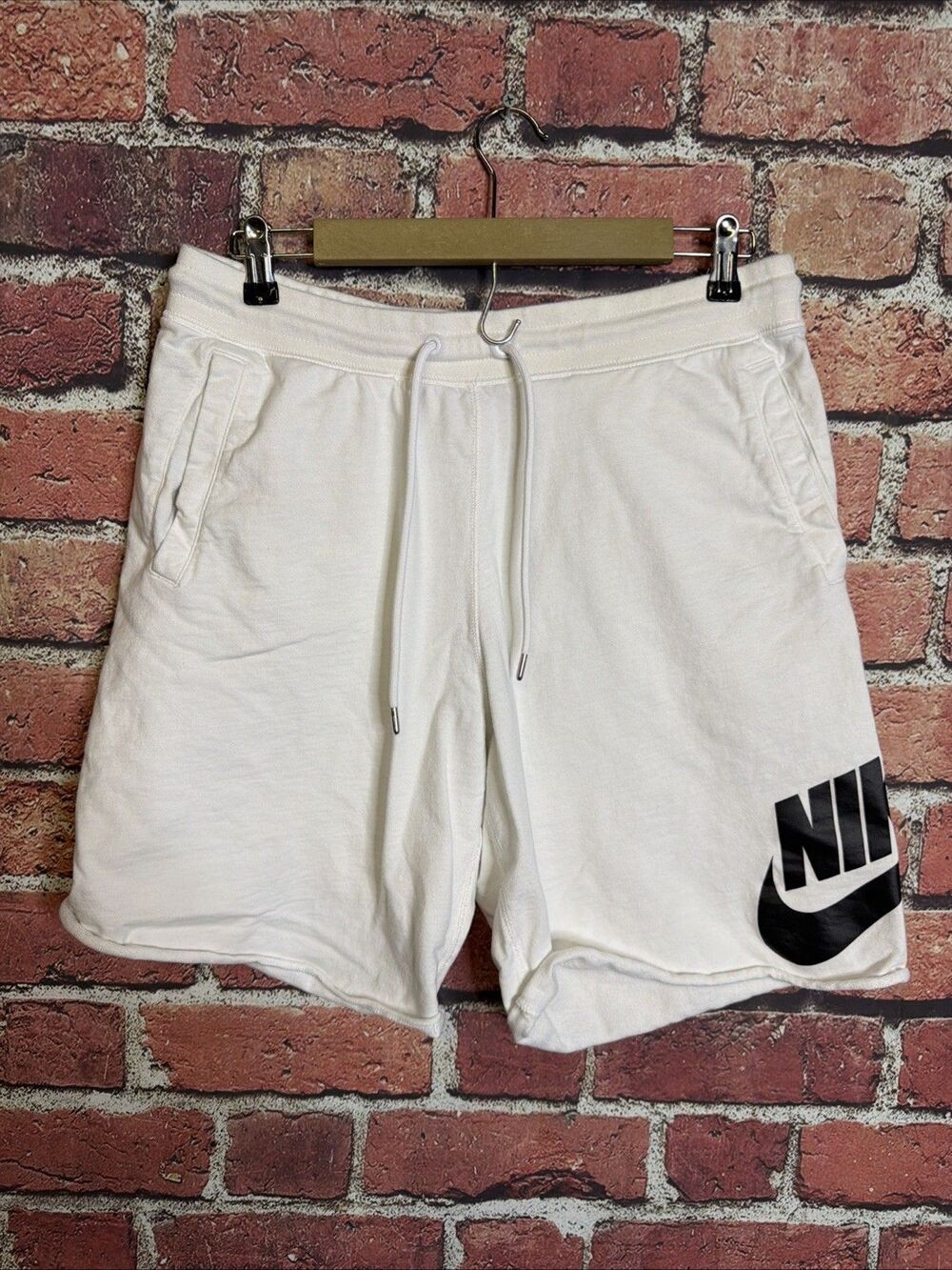 Nike Sportswear Club Alumni French Terry Shorts Mens Medium White AT5267-100
